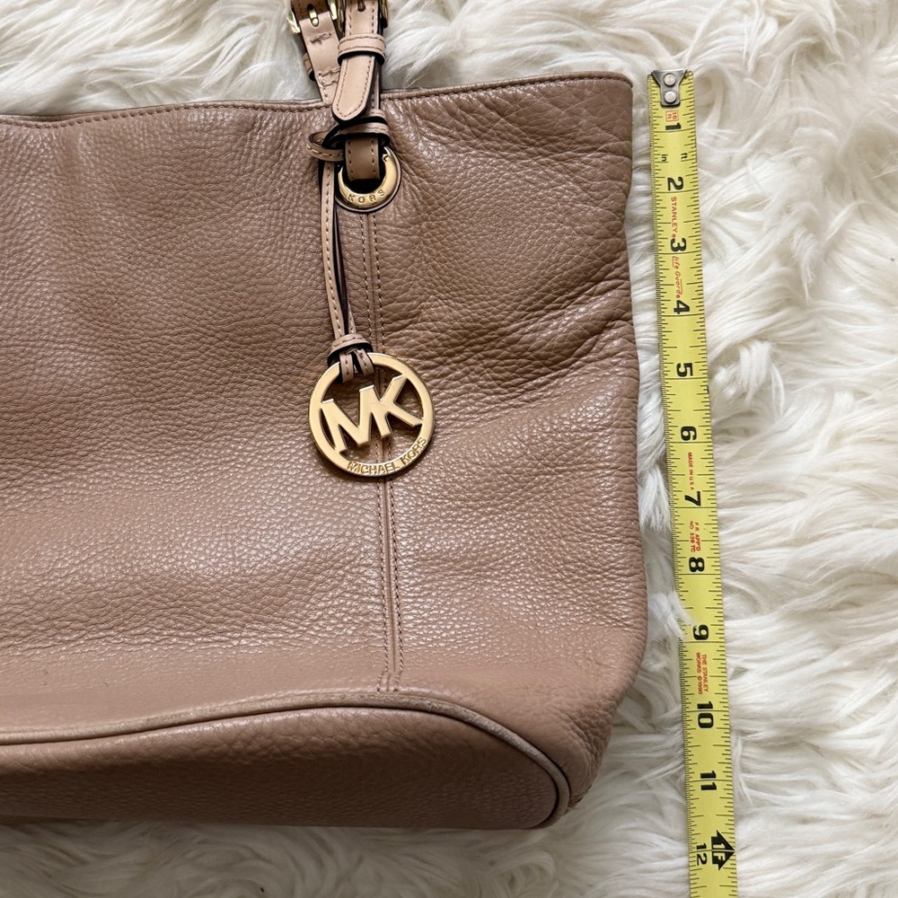 Micheal Kors Tan Leather Tote Medium Size Purse - Picture 9 of 10